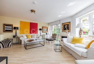 Freundliche 3 Zimmer Maisonettewohnung mit 2 sonnigen Terrassen in Hamburg-Poppenbüttel