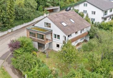 Großzügiges Ein-/Zweifamilienhaus mit Potential