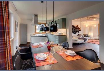 Möbliert: Ruhige 3-Zimmer Wohnung mit Wintergarten und Balkon