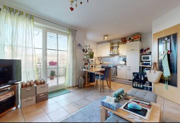 Lichtdurchflutet und stilvoll: 2-Zimmer-Wohnung mit Balkon und Einbauküche in München-Trudering
