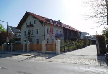 [VERKAUFT] kernsanierte Eigentumswohnung mit Garten in Bogenhausen-Oberföhring, München