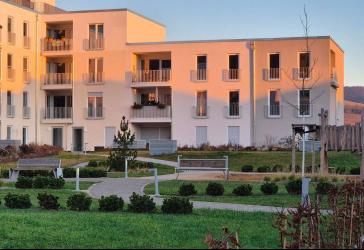 3 Raum-Wohnung mit Loggia (Balkon), Badewanne+Dusche