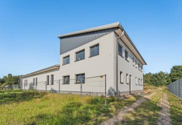 Provisionsfrei - Modernes, hochwertig ausgestattetes Bürogebäude mit großer Halle - MwSt. ausweisbar