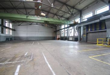 Mit 5t Krananlage und Meisterbüro