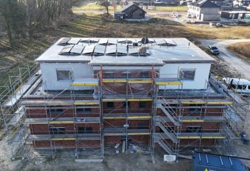 ETW mit 3-Zimmern im EG auf 84 m², KfW40 Standard im 6-FH mit 100.000 € -Darlehen zu 1,45 %