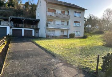 Zweifamilienhaus in ruhiger, zentraler Lage von Sontra mit Ausbaupotenzial! (MA-1020-46)