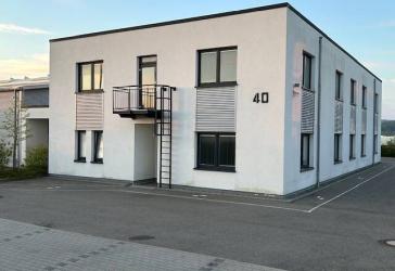 Bürogebäude mit Halle in Nufringen