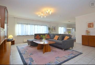 Große möblierte 3-Zimmer Wohnung mit Internet in Wiesbaden-Biebrich
