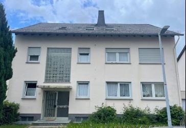 Charmantes 3-Familienhaus