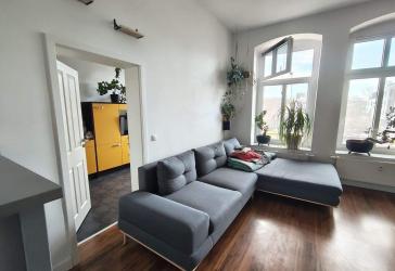 Wohnen im grünen helle schöne 2-R.-Wohnung ca.70m2 im 1.OG zu vermieten .