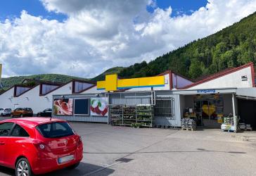 Verkaufsfläche * Großer Parkplatz * Andienungshof