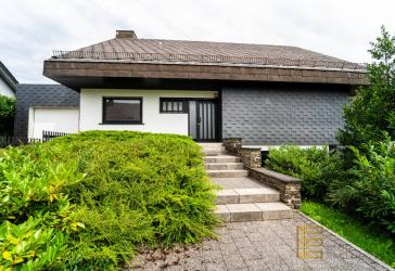 Geräumiges Einfamilienhaus mit Einliegerwohnung