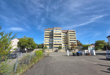 Stadtnahe Wohnung mit Garage und Aufzug. - sofortiger Selbstbezug.
