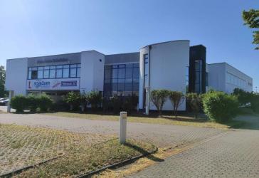 Repräsentative Gewerbeimmobilie mit Showroom, Aufzug und Erweiterungsgrundstück zu verkaufen