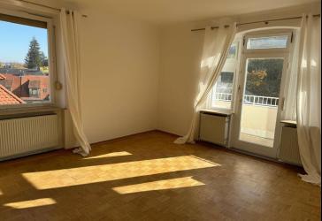 Altbauwohnung 4-Zimmer am Rosengarten