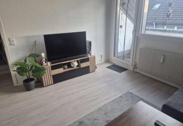 ++ Von Privat: Tolle, geräumige 2-Zi-Wohnung, EBK, Loggia, Klima ++