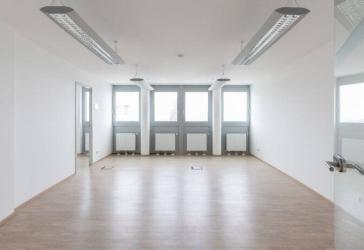 Moderne, vollklimatisierte Büroflächen - ganzes Stockwerk - mit idealer Verkehrsanbindung