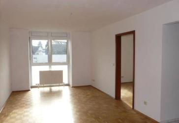 gemütliche 2-Zimmer Wohnung am Mannichswalder Platz mit Fahrstuhl, ab sofort