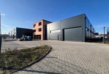 Moderne Halle und Bürogebäude im Gewerbepark Wiesenstraße!