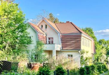 Sanierungsbedürftige Villa und oder zwei Wohnungen in Glienicke Nordbahn
