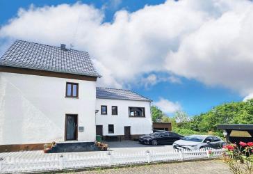 Hochwertig renov. Wohnhaus mit Ausblick in Höhenlage, ca.3 Min. bis Linz + ca. 30 Min. bis Bonn