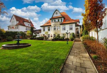Stilvolle Jahrhundertarchitektur trifft modernes Wohnen in 72336 Balingen