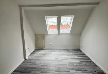 Renovierte 2 Zimmer Wohnung zentrale Lage