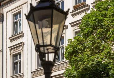 Top Kapitalanlage: Vermietete 4-Zi.-Praxis im historischen Altbau im Scheunenviertel, Berlin-Mitte!