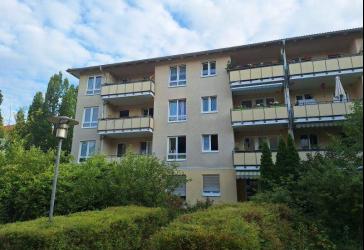 Ruhige Lage mit großzügigem Balkon!