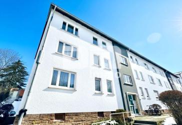 Helle Vierzimmerwohnung (Hochparterre) mit Balkon in Traumlage