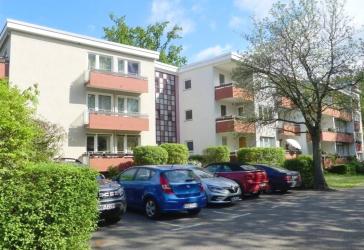 Äußerst gepflegte Wohnung auf parkähnlichem Anwesen
