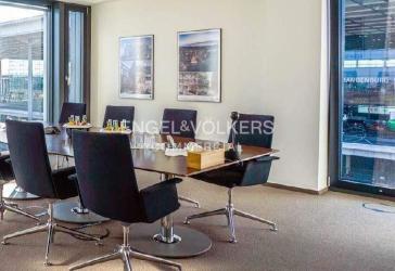 Modernes Büro im Berlin-Brandenburg Airport Center am Flughafen BER