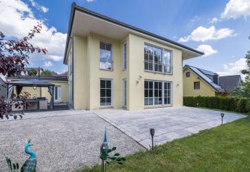 Exquisites Einfamilienhaus mit Doppelgarage und hochwertiger Ausstattung in Chemnitz, Adelsberg