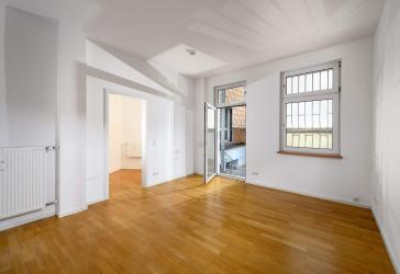 Direkt vom Eigentümer: stilvoller, heller Altbau mit Charme und Wohlfühlcharakter