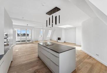 NEUER KP- EXKLUSIVER DACH-NEUBAU auf exklusivem Altbau- dicht Ludwigkirchplatz