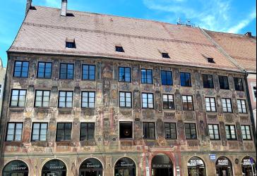 Attraktive Büro-/Praxisfläche in denkmalgeschütztem Altbau