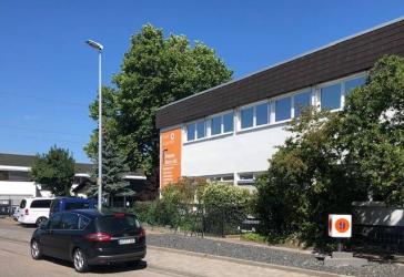 Schönes, helles Büro (Nr.4) 29m², 1.OG, Filzboden, Glasfaser I-Net möglich! E-Ladestation, super Verkehrsanbindung