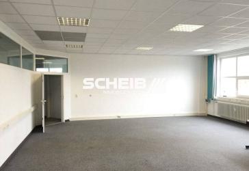 **Einzelbüro mit separatem Eingang**