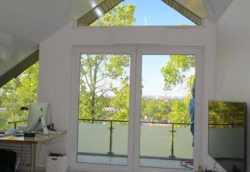 Aussicht, Natur und Design: exquisite 3-Zimmer Dachgeschosswohnung in Freiburg St. Georgen