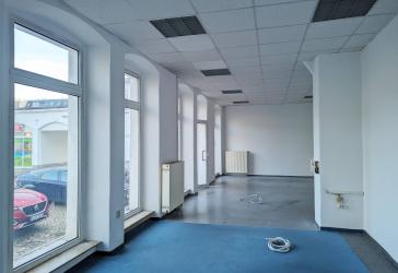 Provisionsfrei - Ladenfläche mit Parkplatz in zentraler Lage