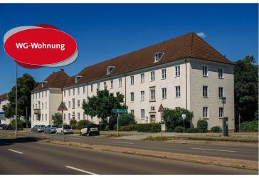 Kleines Zimmer 9,90 m² innerhalb einer 3er-WG // EG links