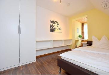 Modern möbliertes WG-Zimmer in Böblingen