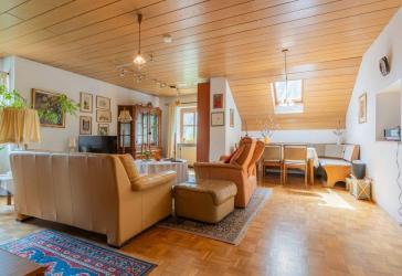 Stadtwohnung in zentraler Lage! 3 Zimmer Wohnung in ruhige Lage mit Balkon und Einzelgarage