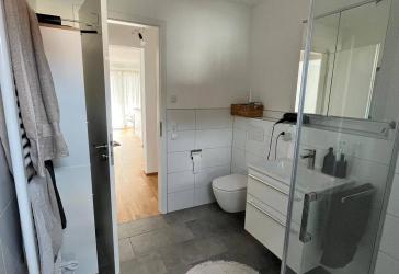 Beinstein, Effizienzhaus 55 EE, sehr hell, mit EBK, Fußbodenheizung, Aufzug, großer Balkon und TG Stellplatz