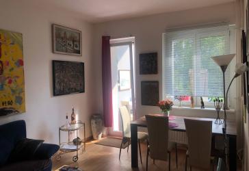 Helle schön möblierte 2 1/2 Zi. Wohnung ab Anfang Nov. für 6 Monate zu überlassen!