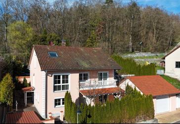 Modernes Einfamilienhaus mit herrlichem Ausblick und Einliegerwohnung