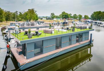 LUXUS Hausboot - 3 Etagen - 100m² Wohnen + 120 m² SONNENTERRASSE - Kamin, Kino, komplett individuell