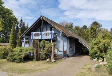 Ruheoase - Finnisches Blockhaus mit Saunahaus und Garten