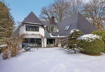 Landhausvilla mit einzigartigem Grundstück