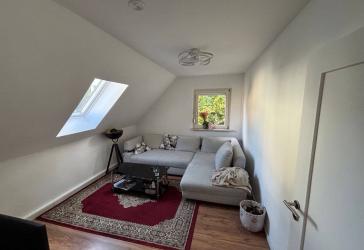 Schöne Dachgeschosswohnung, 3 Zimmer, 55 m²